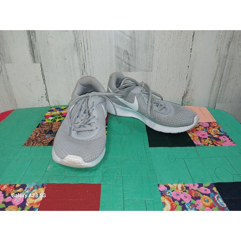 Nike Tanjun DJ6257-003 Womens 8 Running Shoes Wolf Gray White Athletic Sneaker
